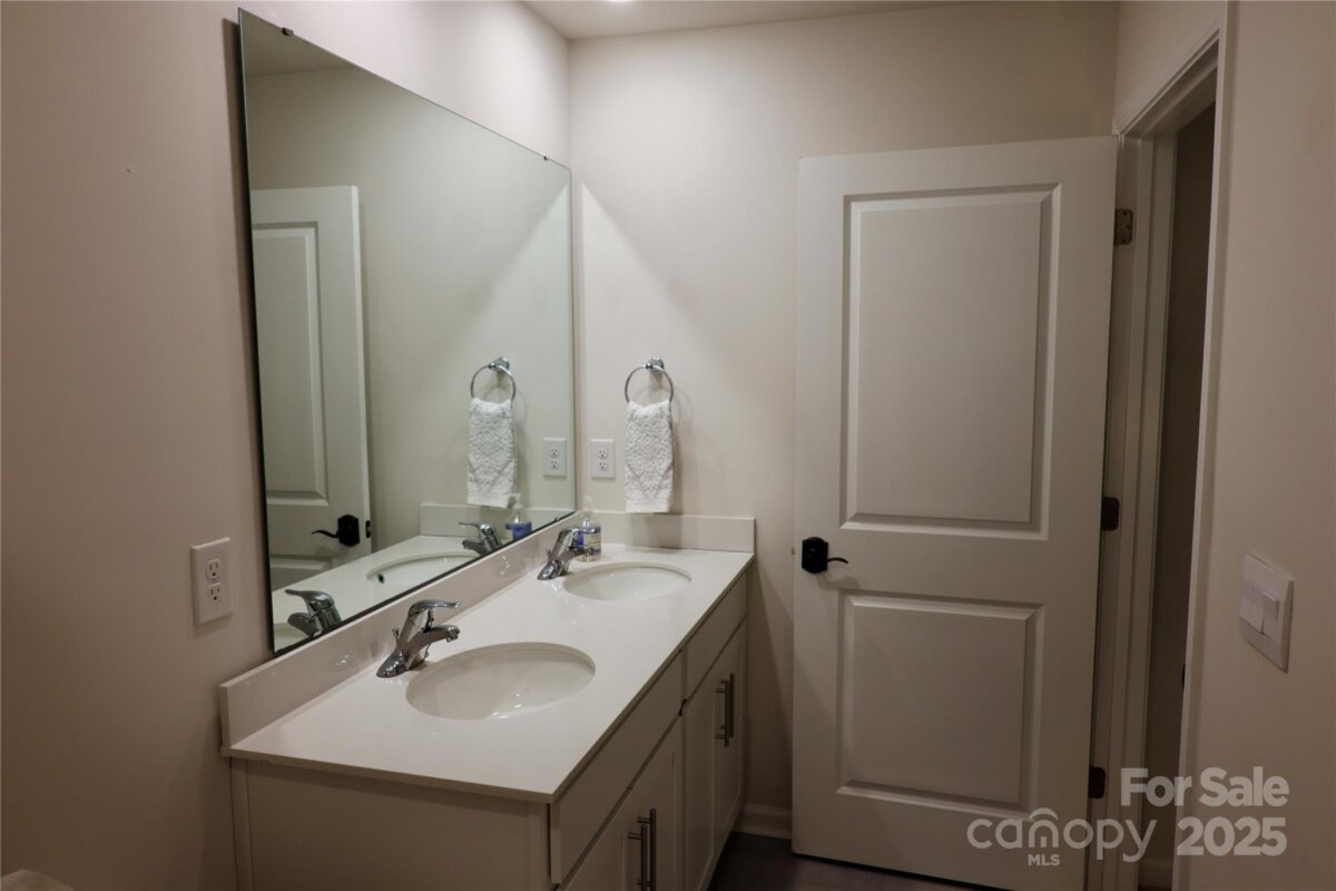 4221828n