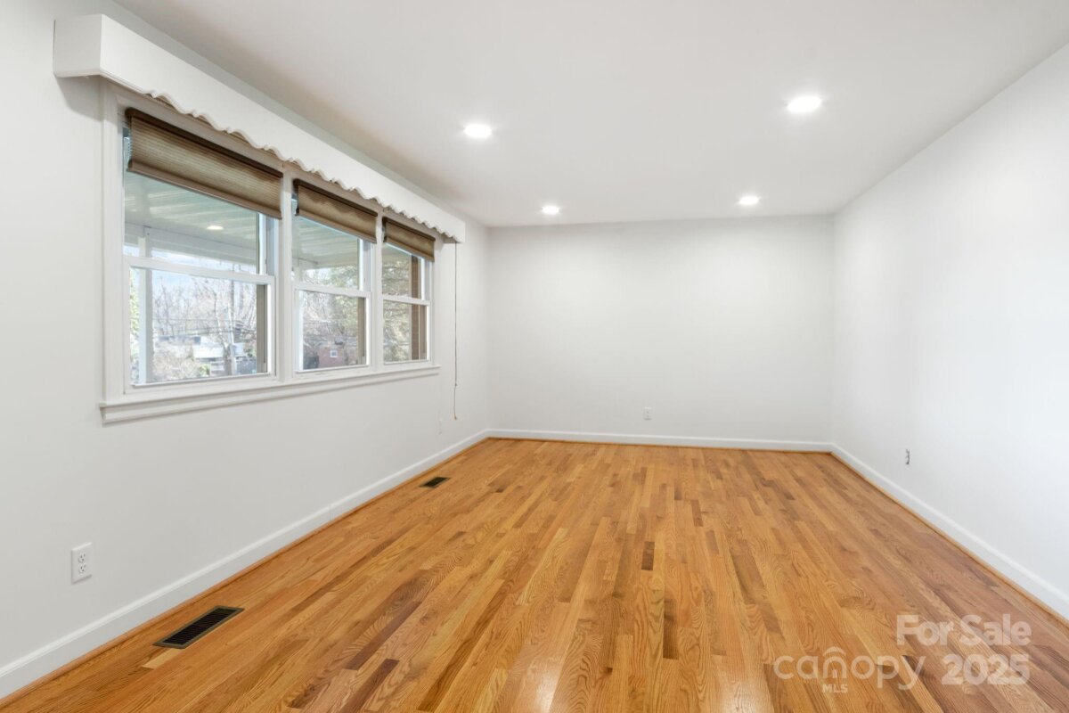 4225136n