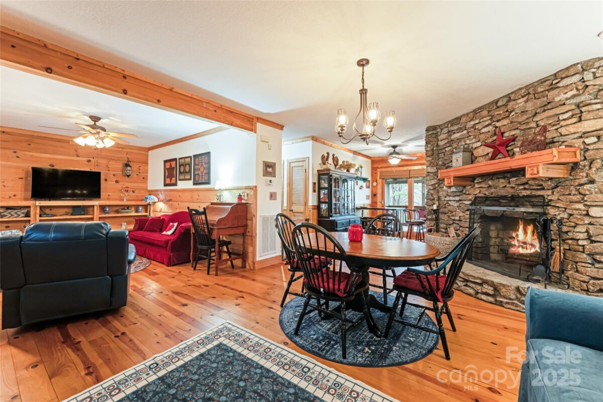 Weaverville 4 4240895d