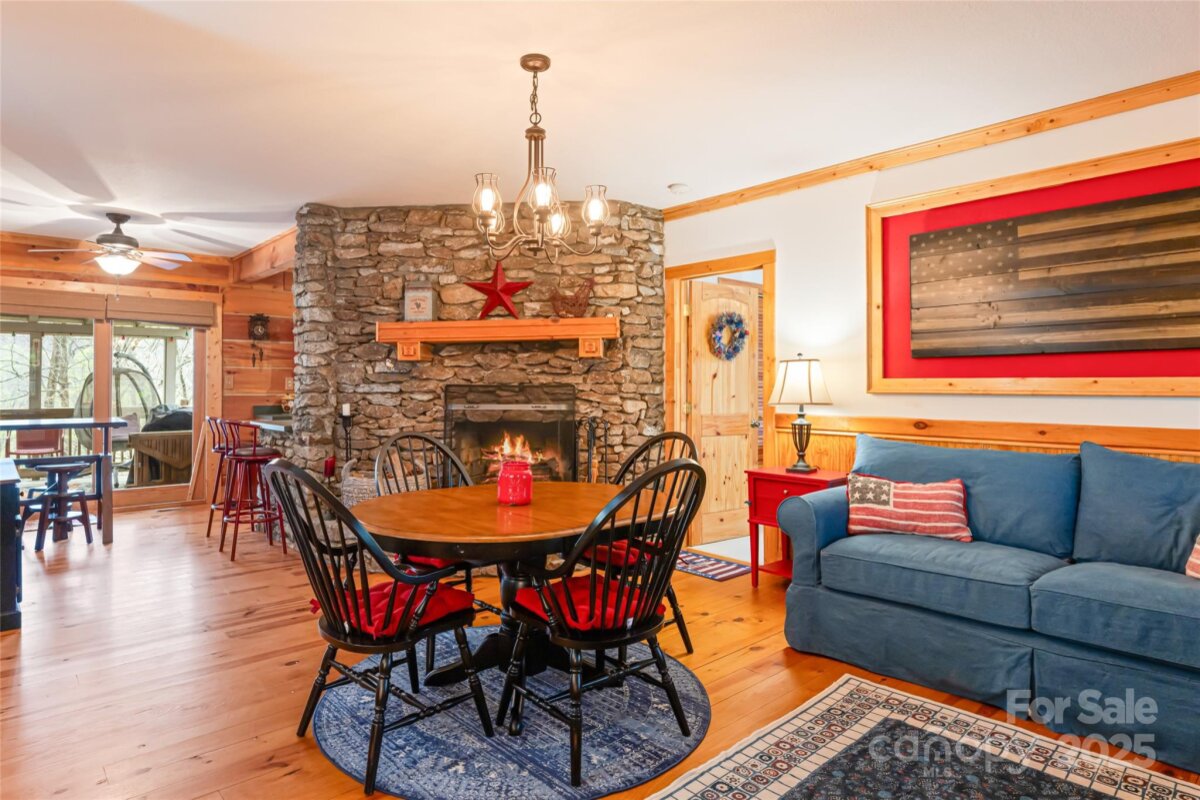 Weaverville 8 4240895h