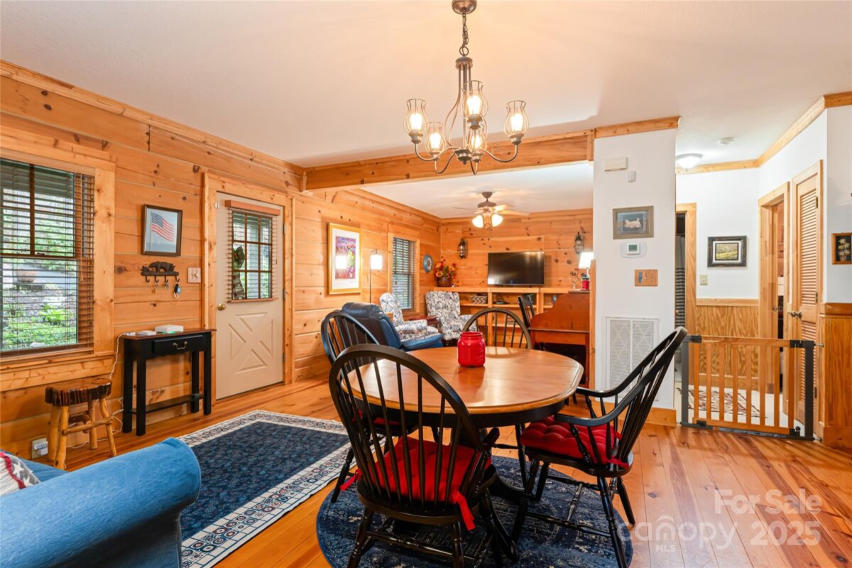 Weaverville 11 4240895k