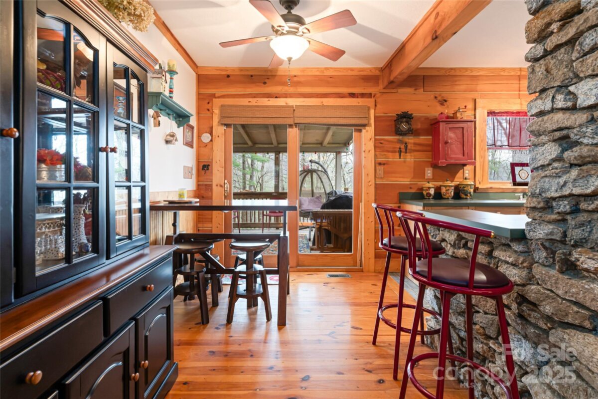 Weaverville 14 4240895n