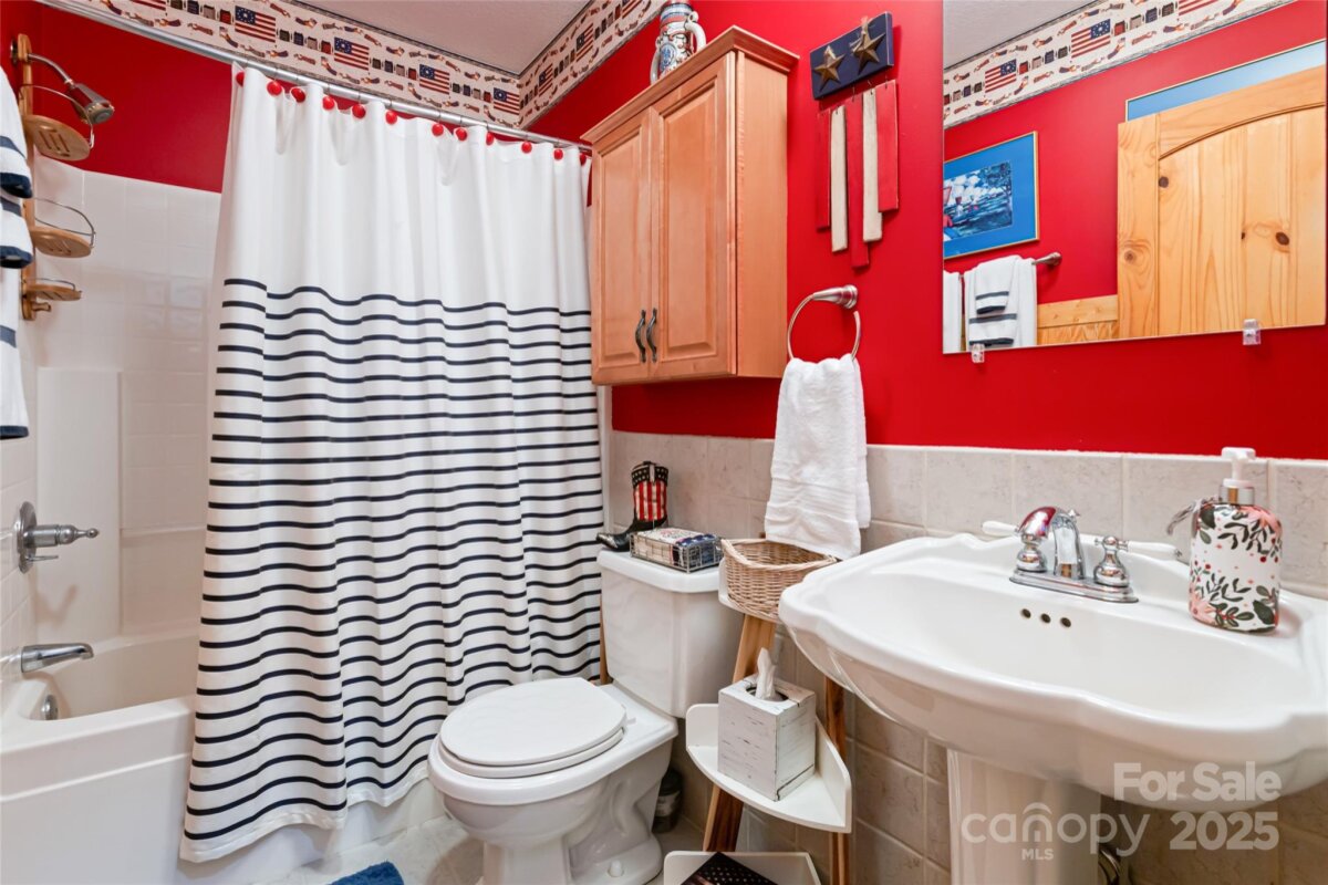 Weaverville 26 4240895z