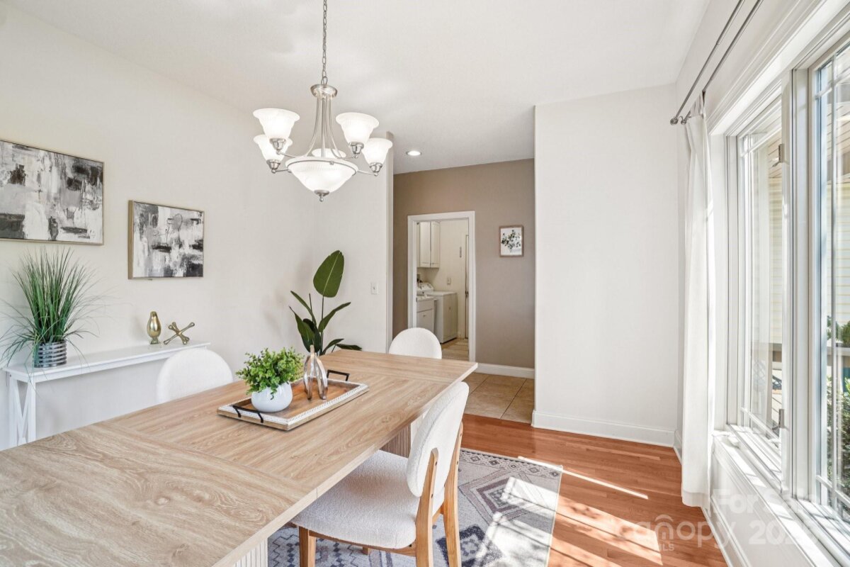 Avery Creek 9 4245458i