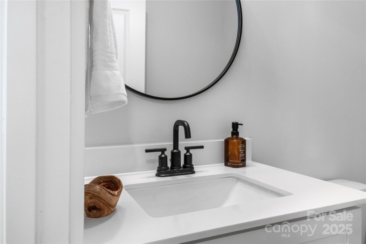 Weaverville 16 4254362p