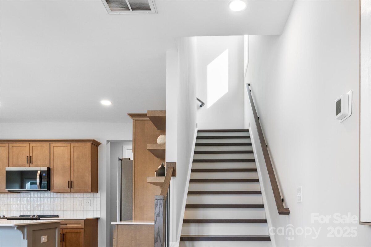 Weaverville 22 4254362v