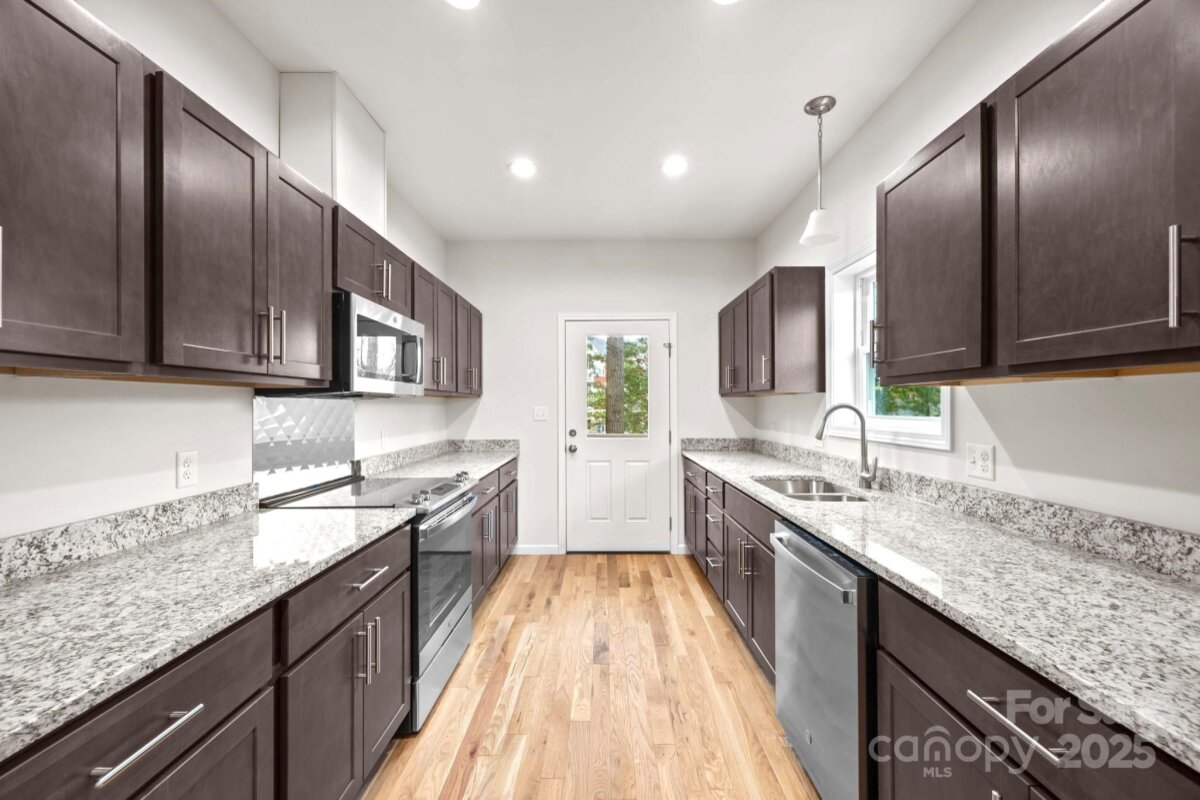 Avery Creek 21 4259571u