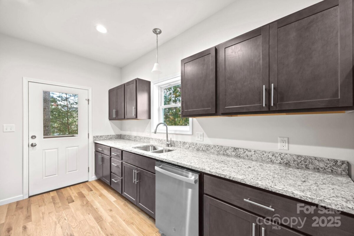 Avery Creek 22 4259571v