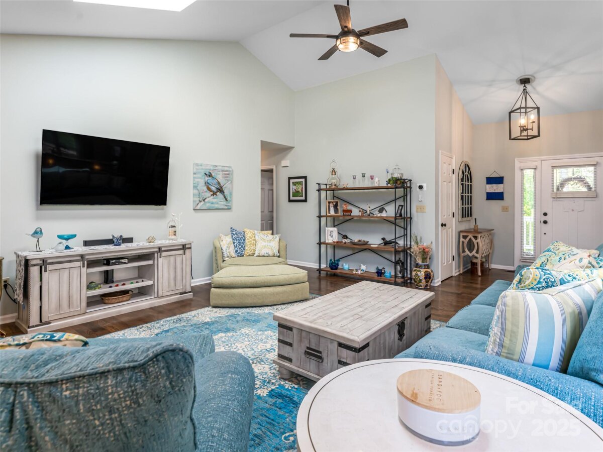 Avery Creek 9 4276364i