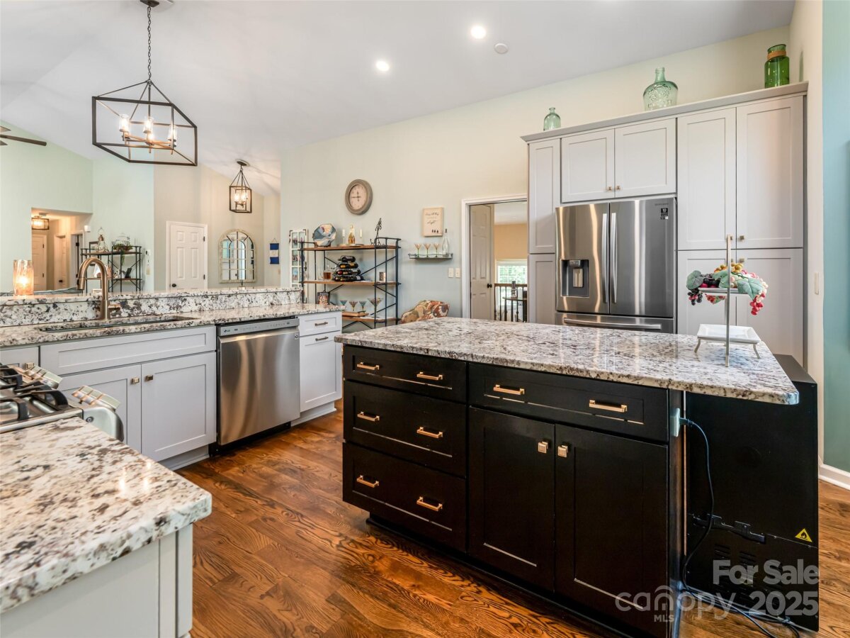 Avery Creek 16 4276364p