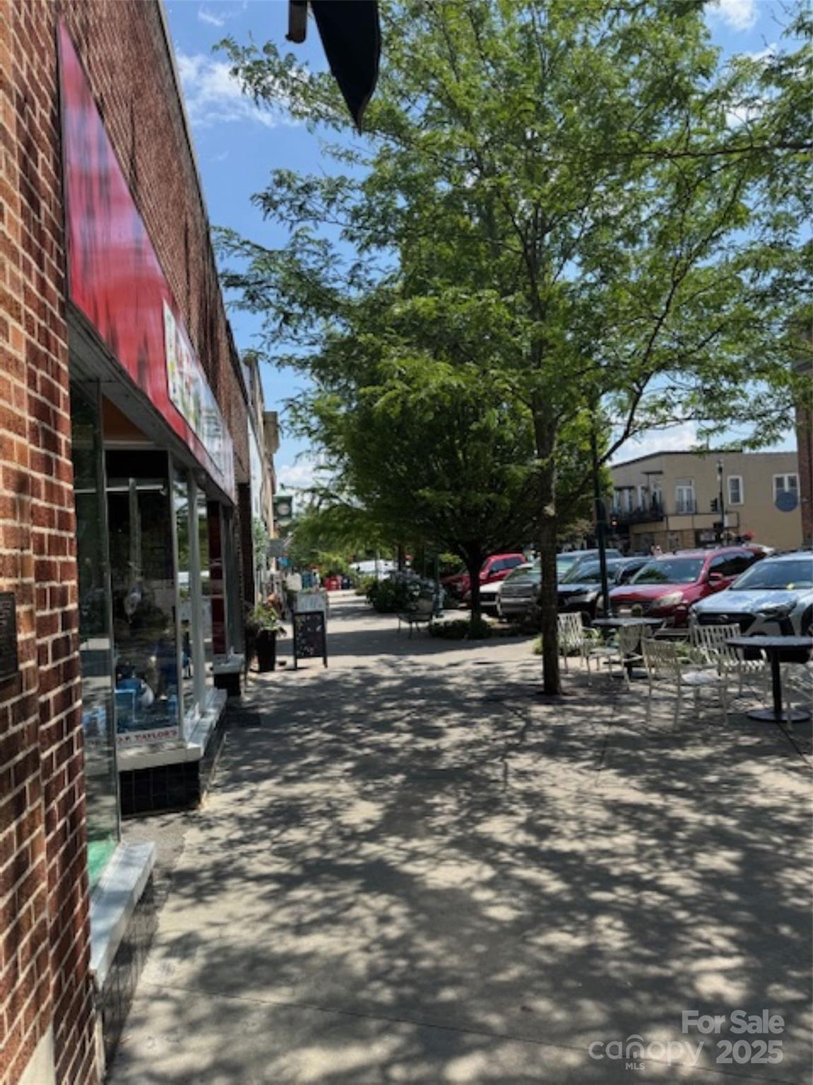 Hendersonville 3 4279968c