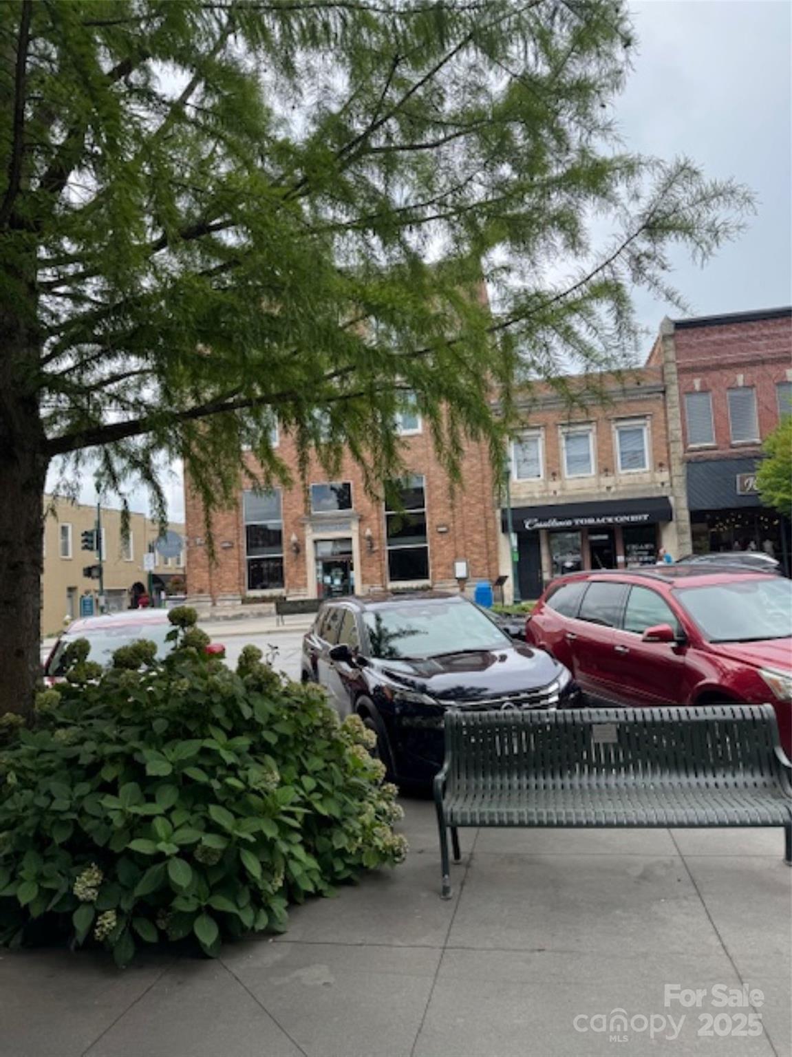 Hendersonville 7 4279968g