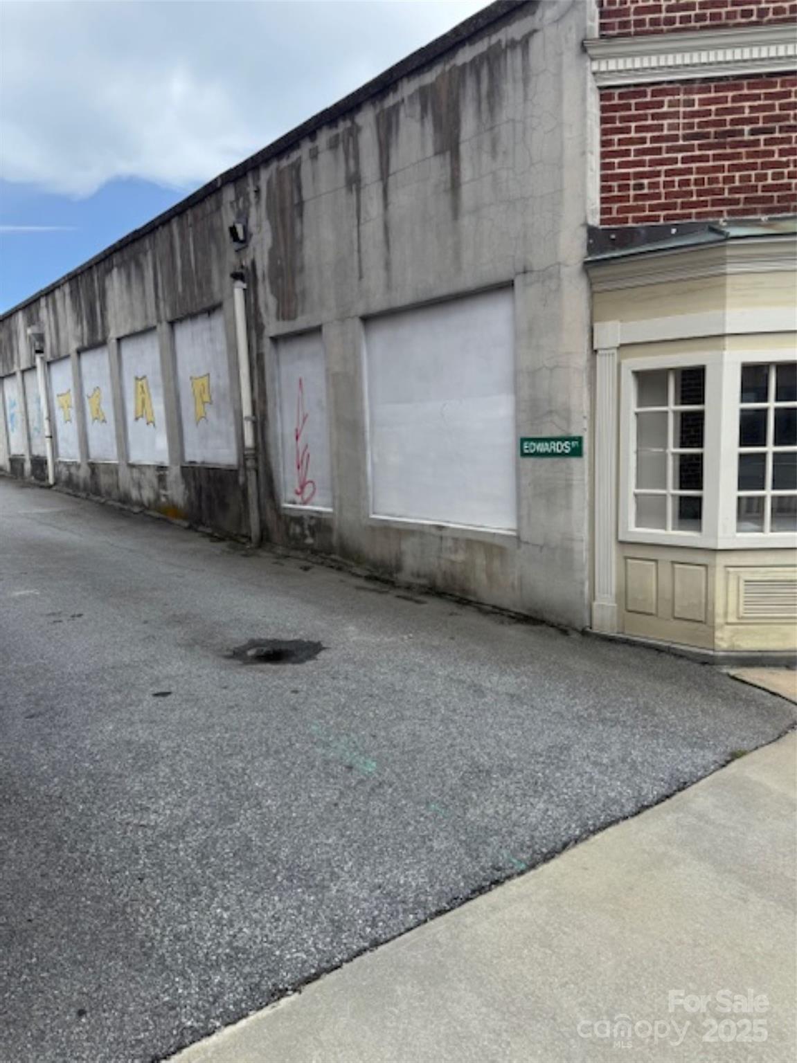 Hendersonville 8 4279968h