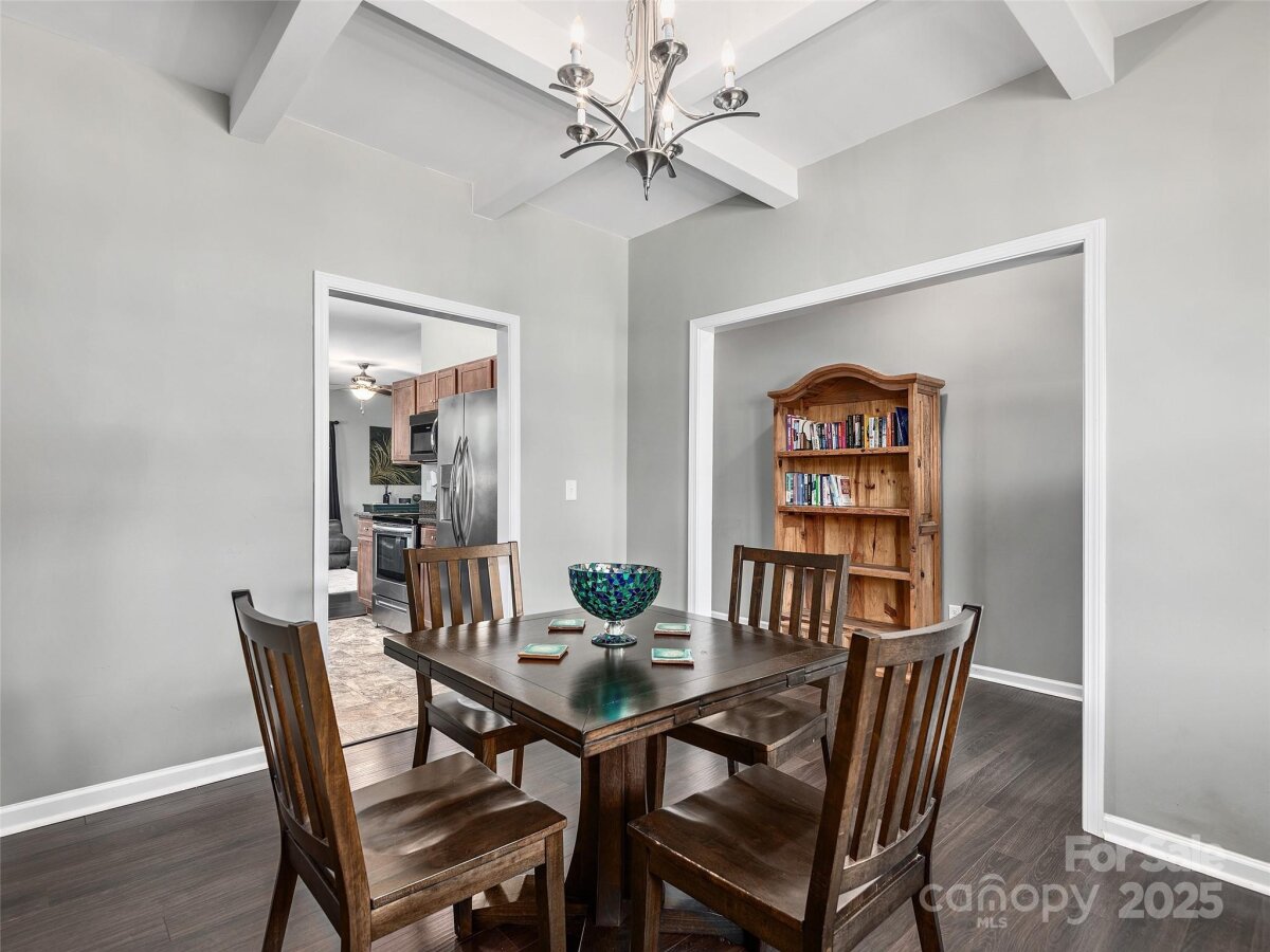 Weaverville 9 4279974i