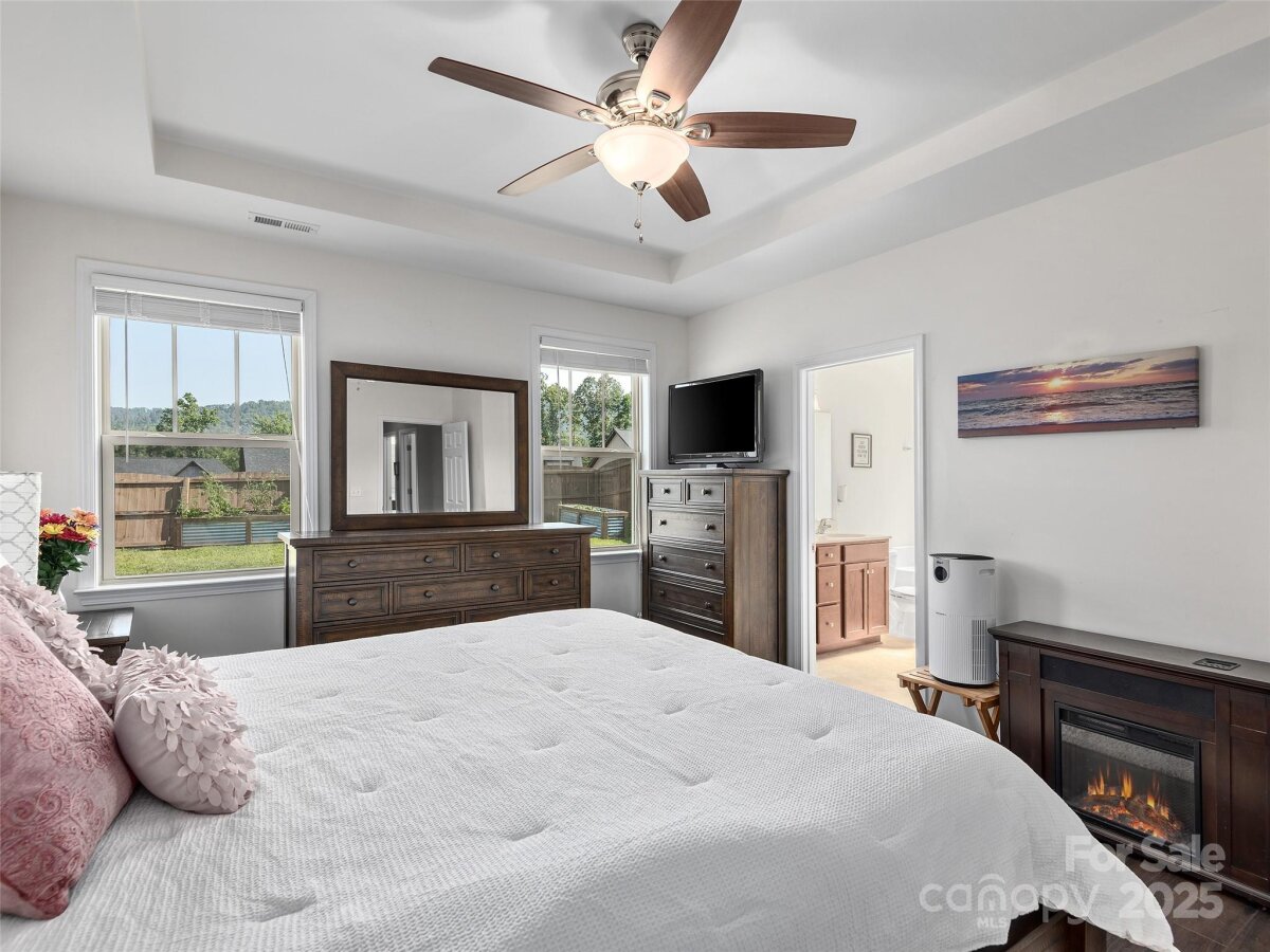 Weaverville 11 4279974k