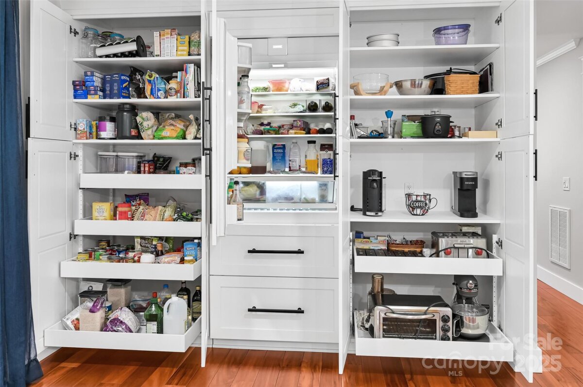 Hendersonville 11 4283171k