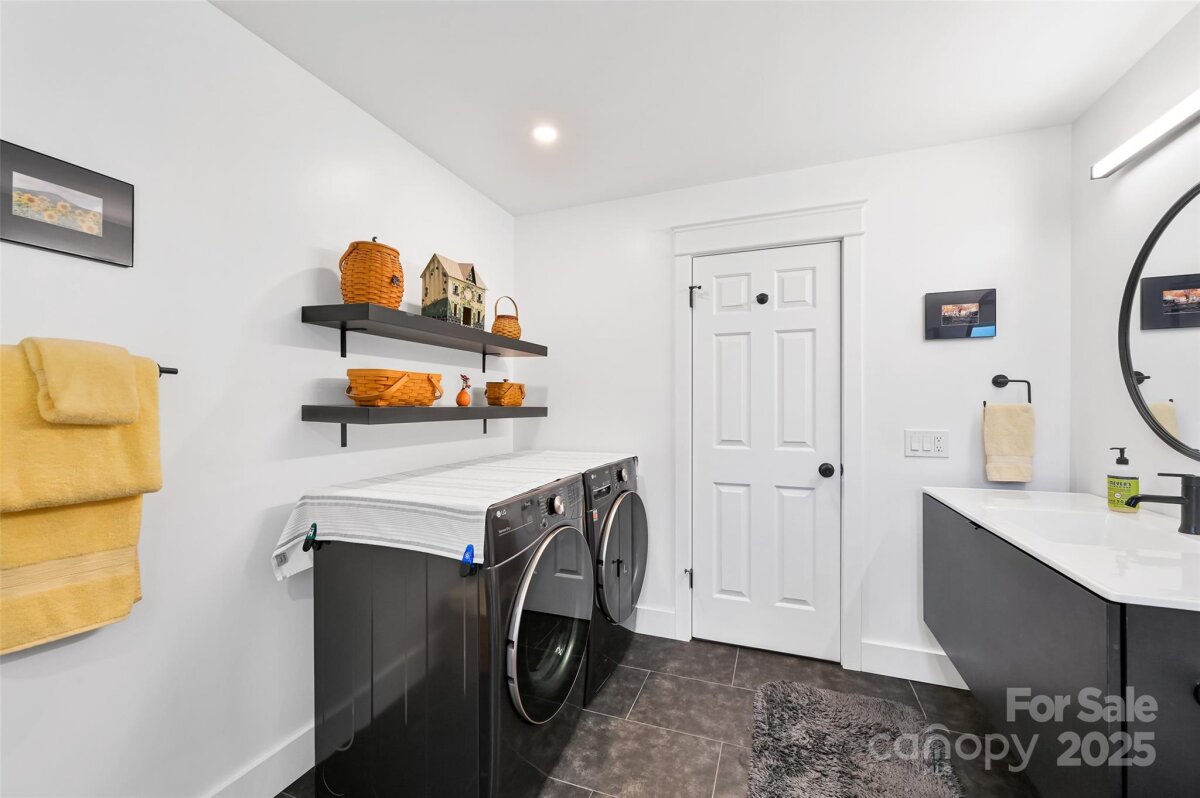 Hendersonville 22 4283171v