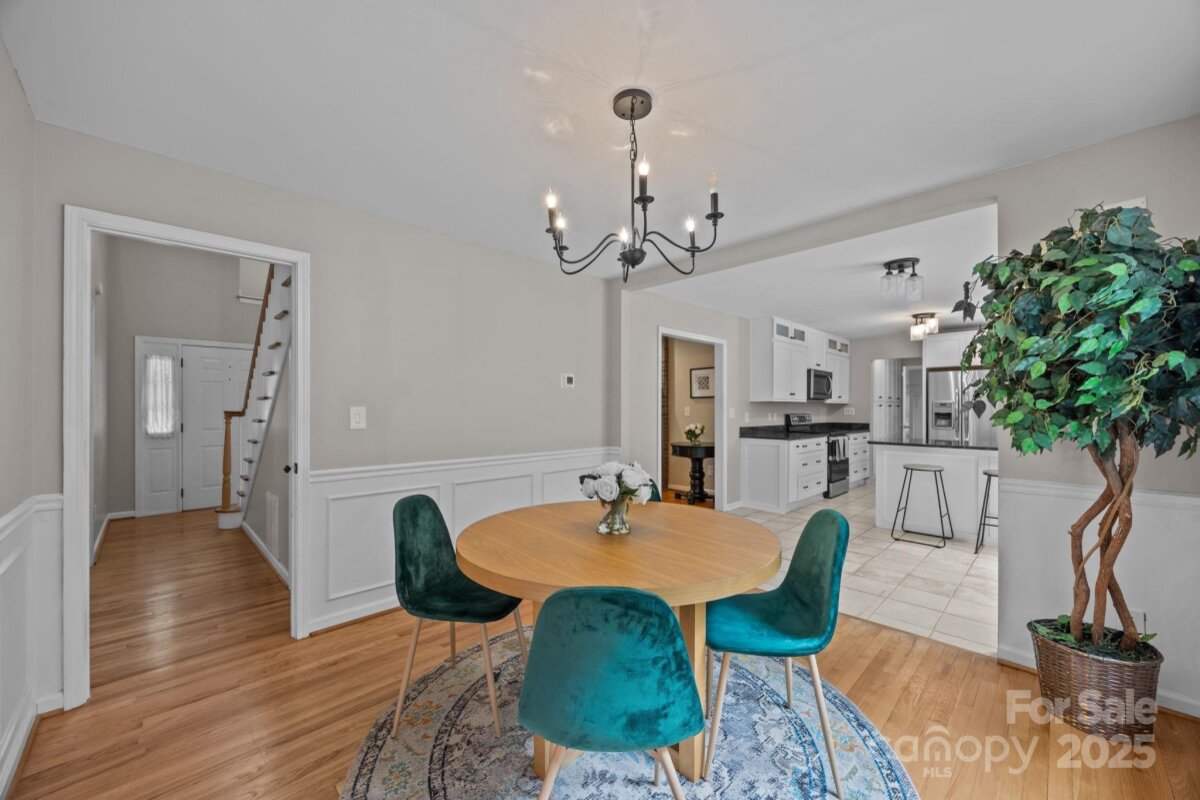 Avery Creek 9 4283858i