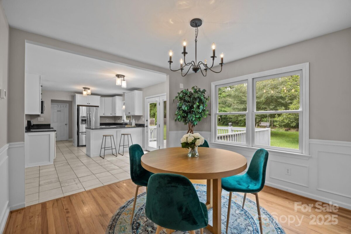 Avery Creek 10 4283858j