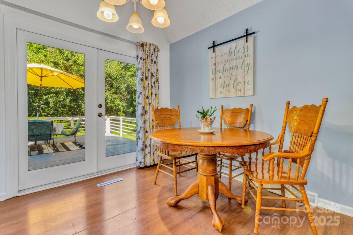 Avery Creek 10 4283962j