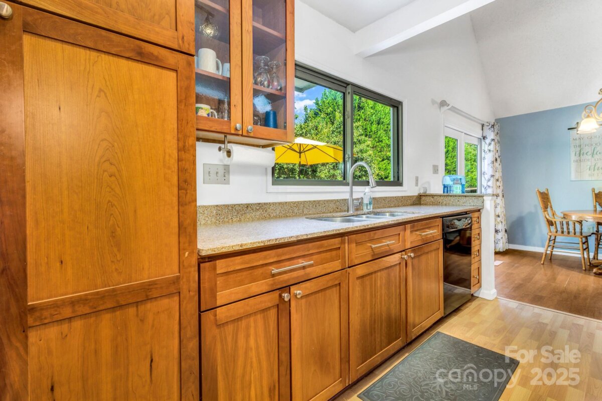 Avery Creek 15 4283962o