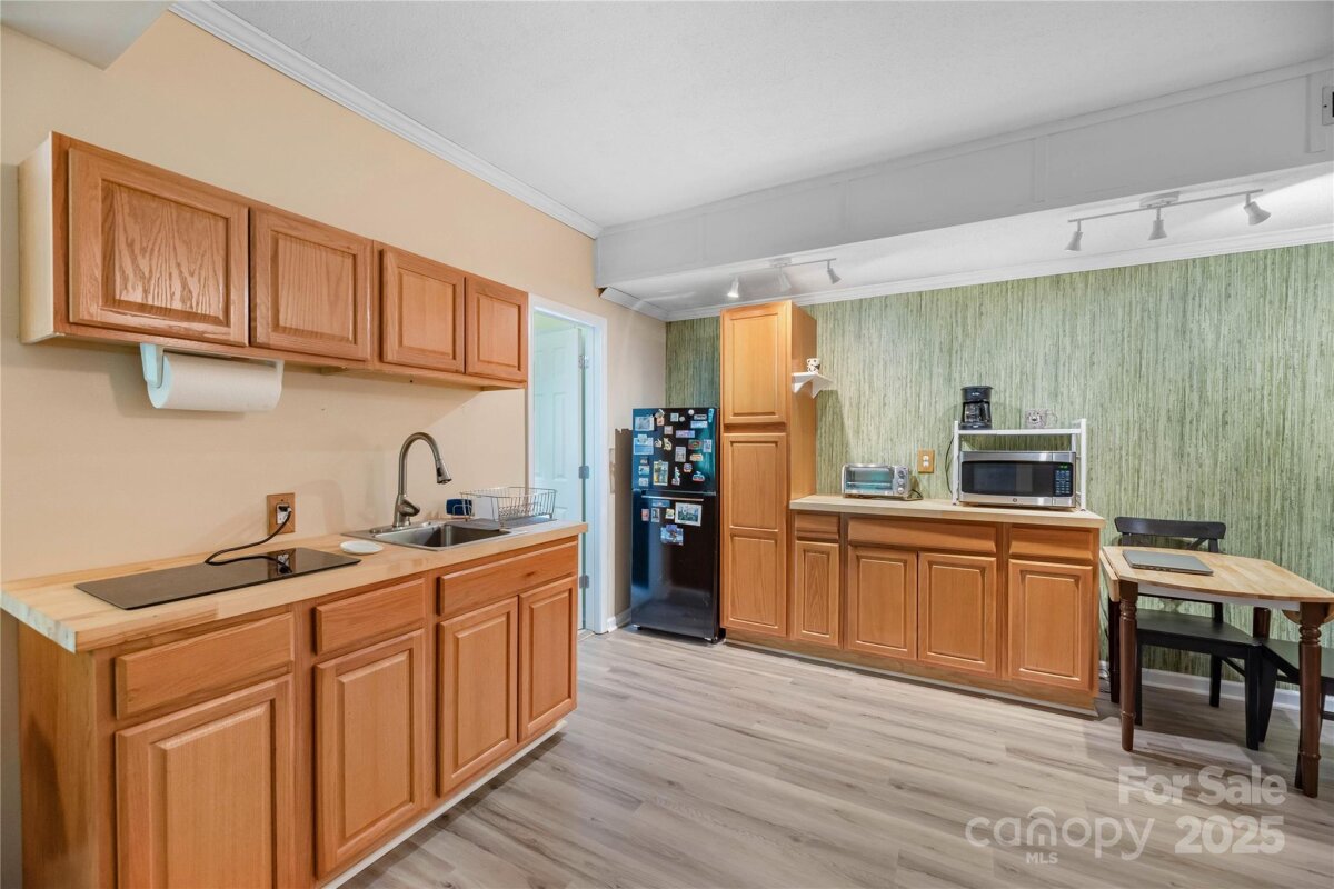 Avery Creek 16 4285866p