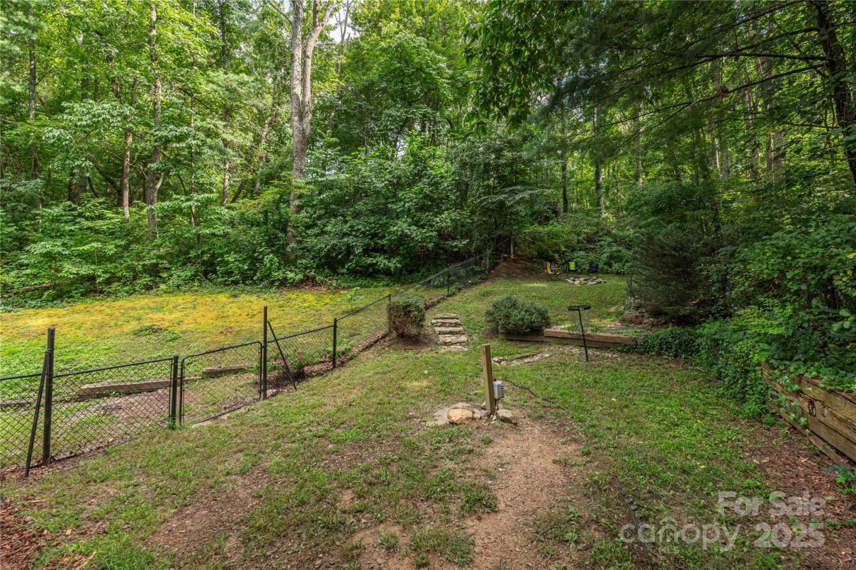 Avery Creek 22 4285866v