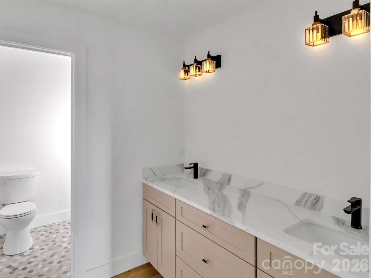 Waynesville 20 4287469t