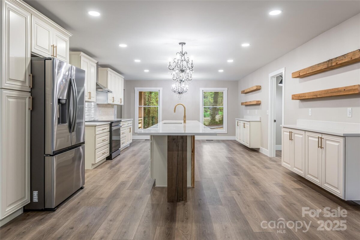 Hendersonville 4 4288122d