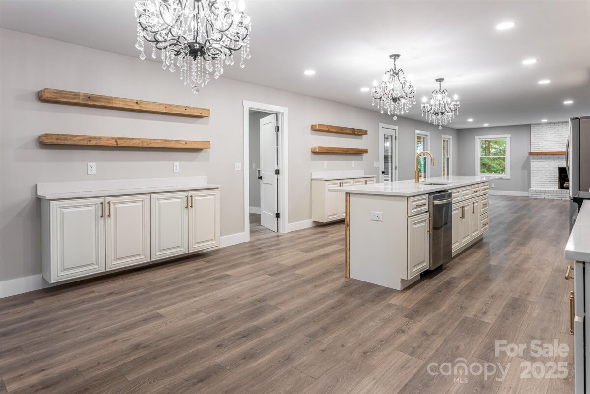 Hendersonville 6 4288122f