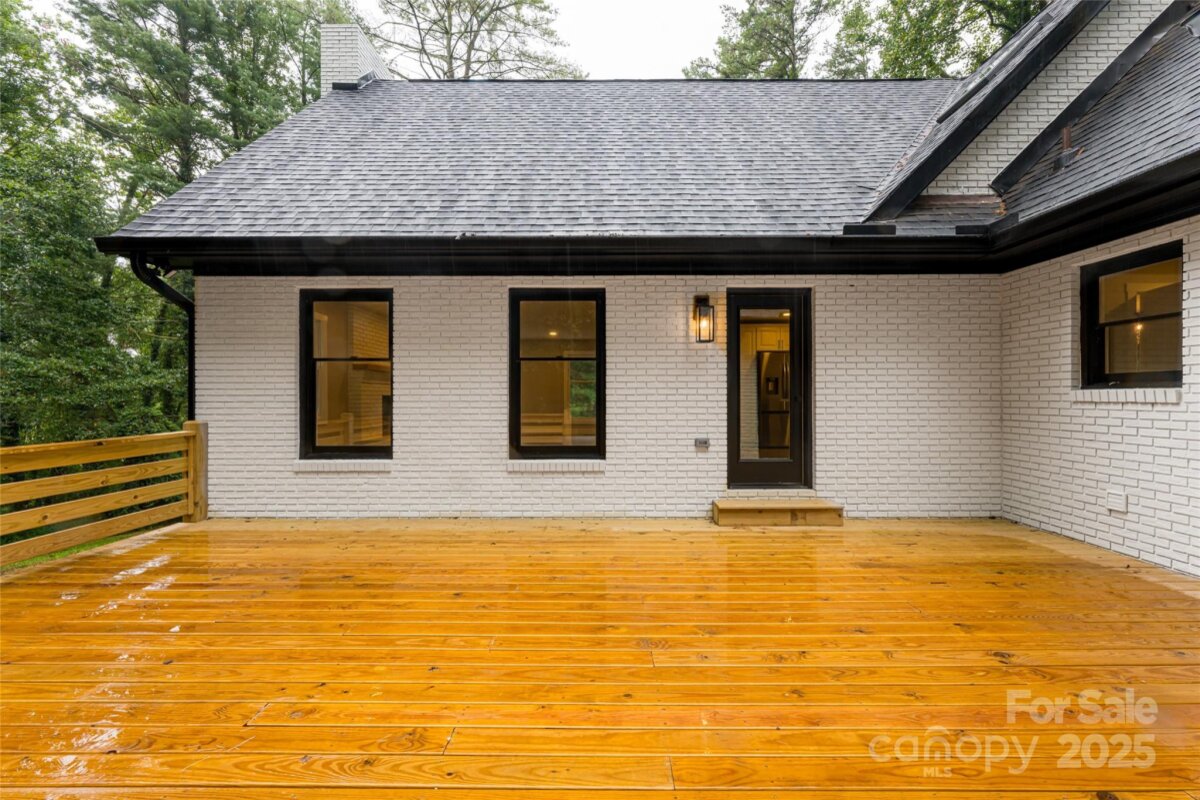 Hendersonville 9 4288122i