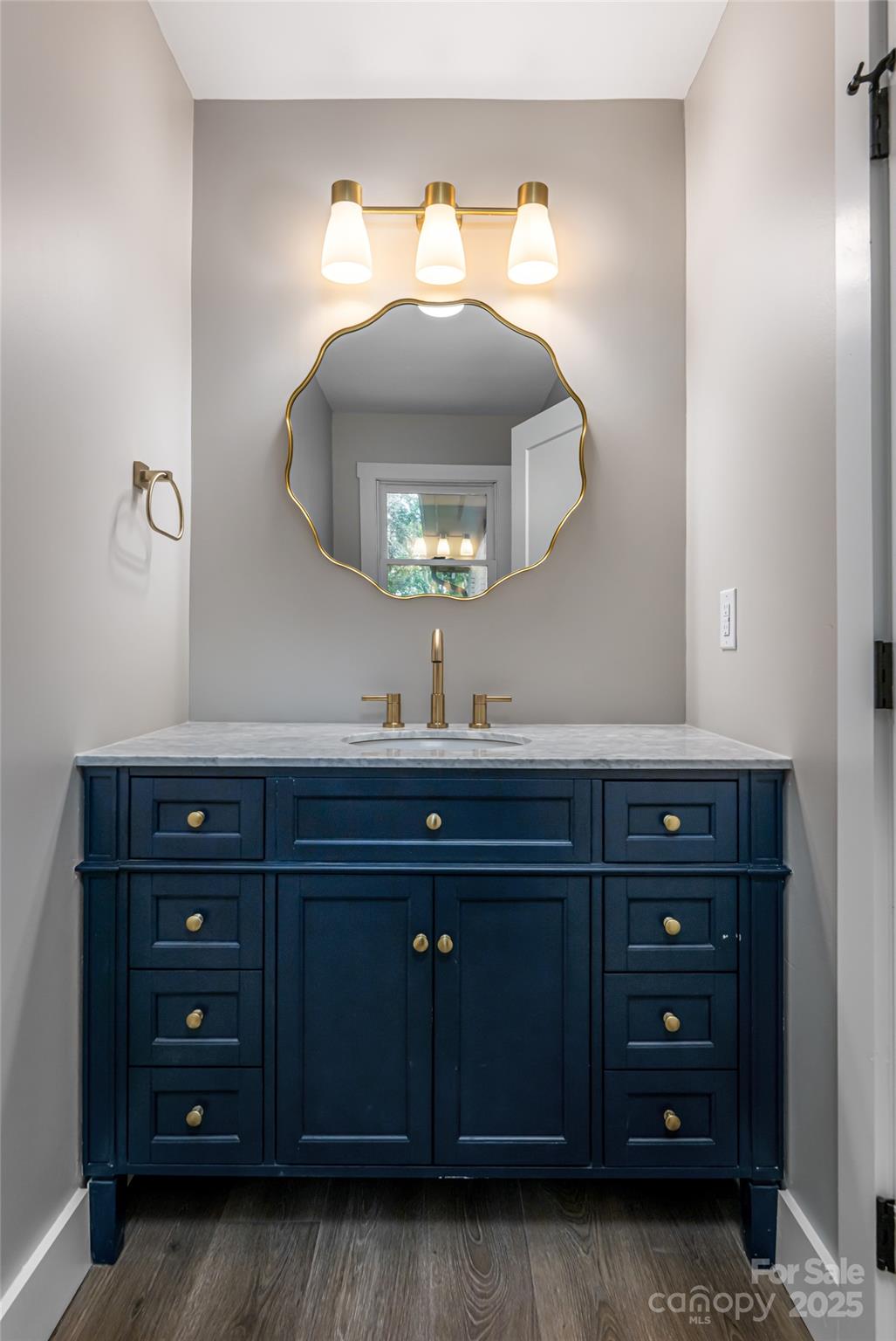 Hendersonville 18 4288122r