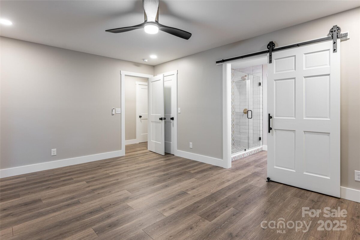 Hendersonville 20 4288122t