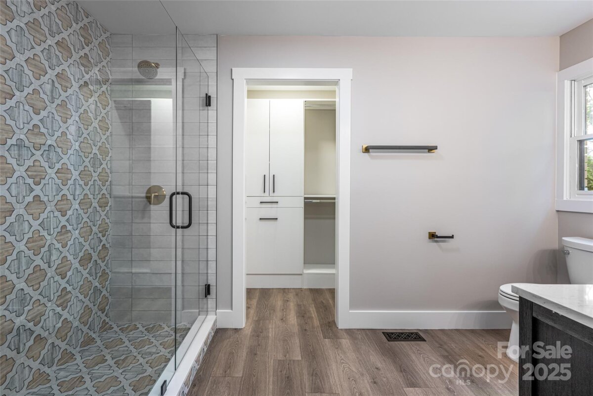 Hendersonville 22 4288122v