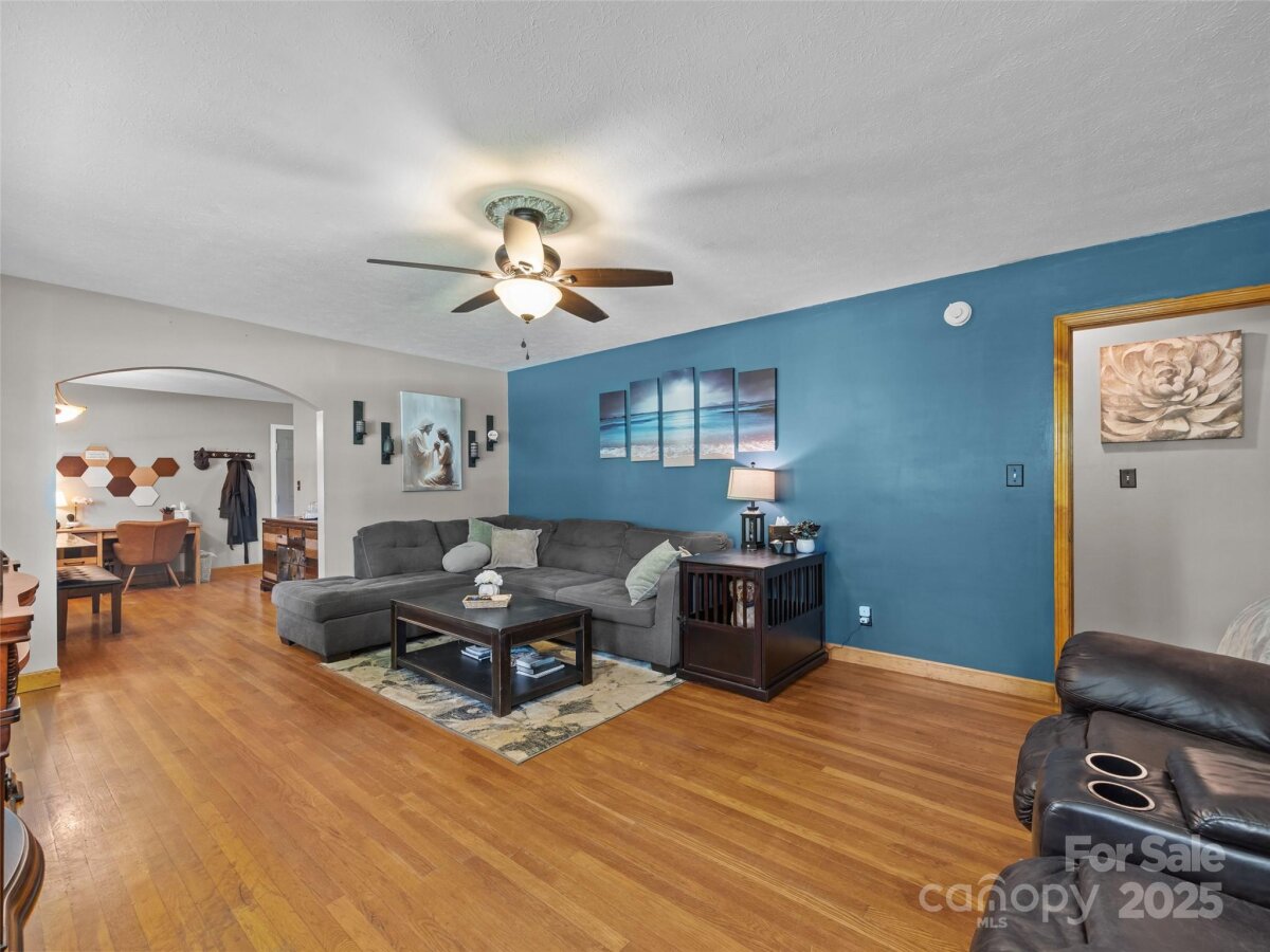 Avery Creek 9 4288417i