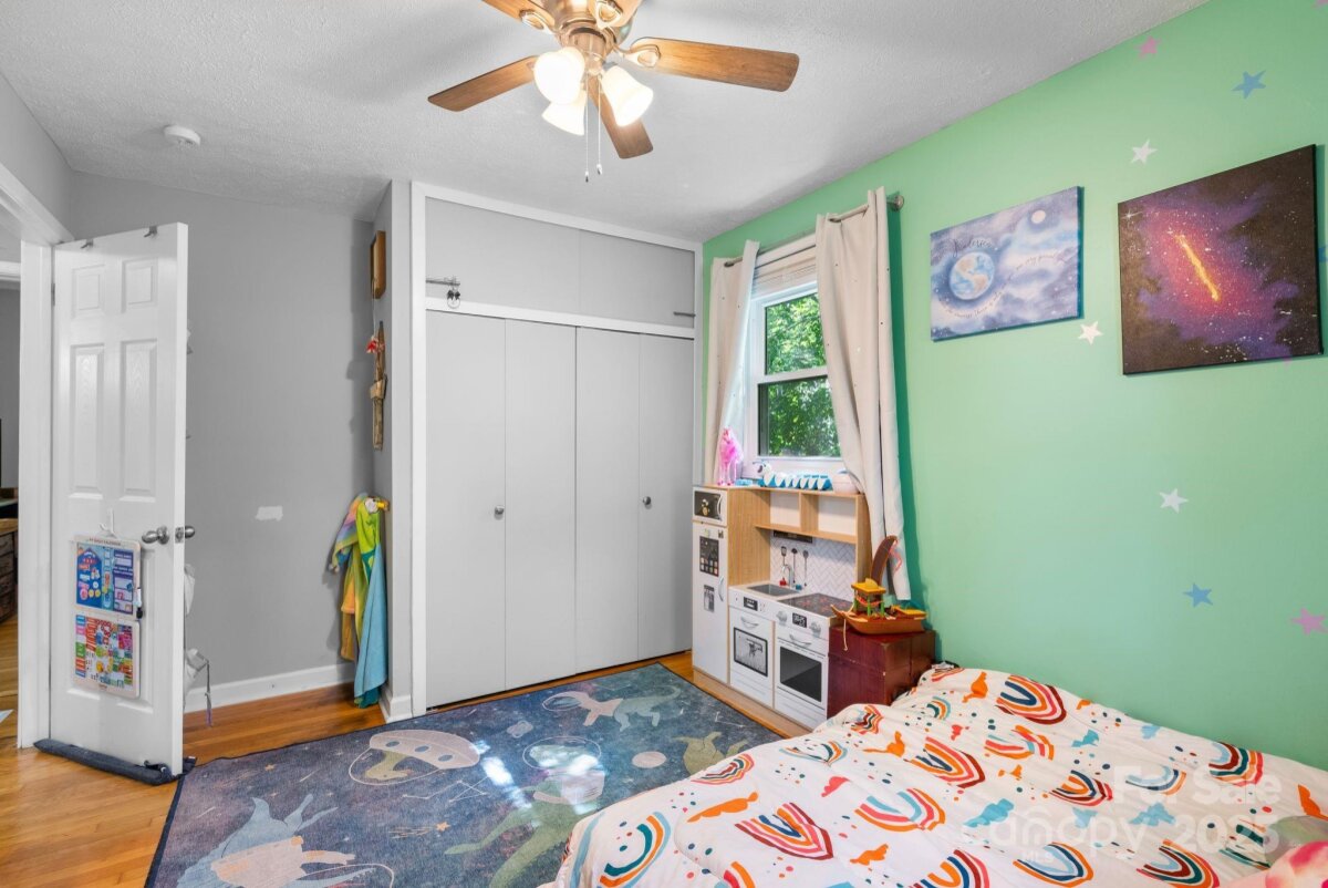 Avery Creek 15 4289416o