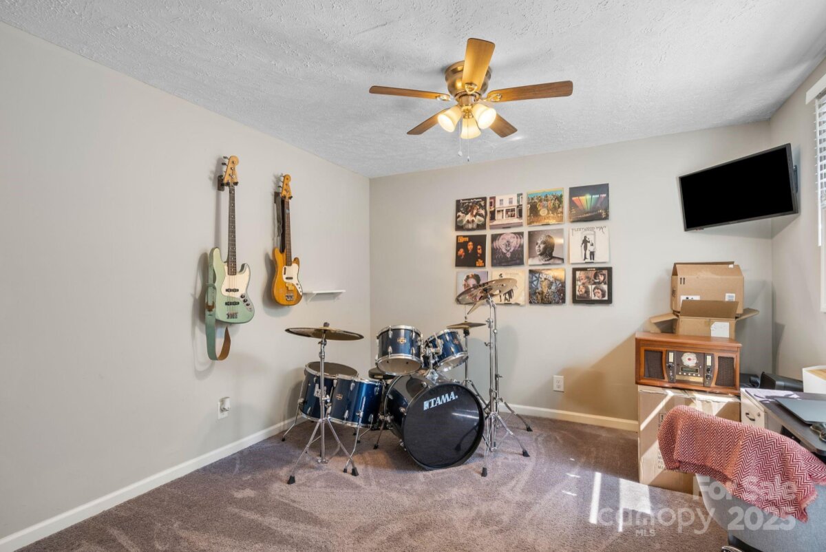 Avery Creek 17 4289416q