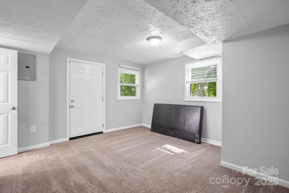 Avery Creek 21 4289416u