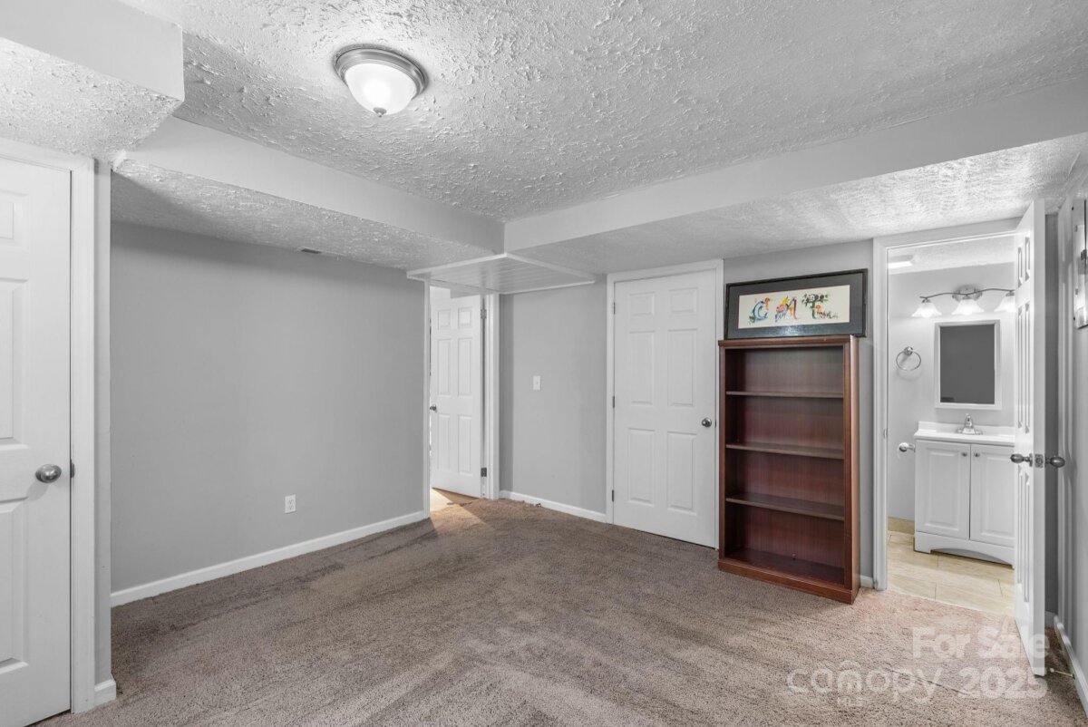 Avery Creek 22 4289416v