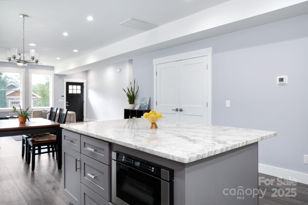 Avery Creek 10 4290066j