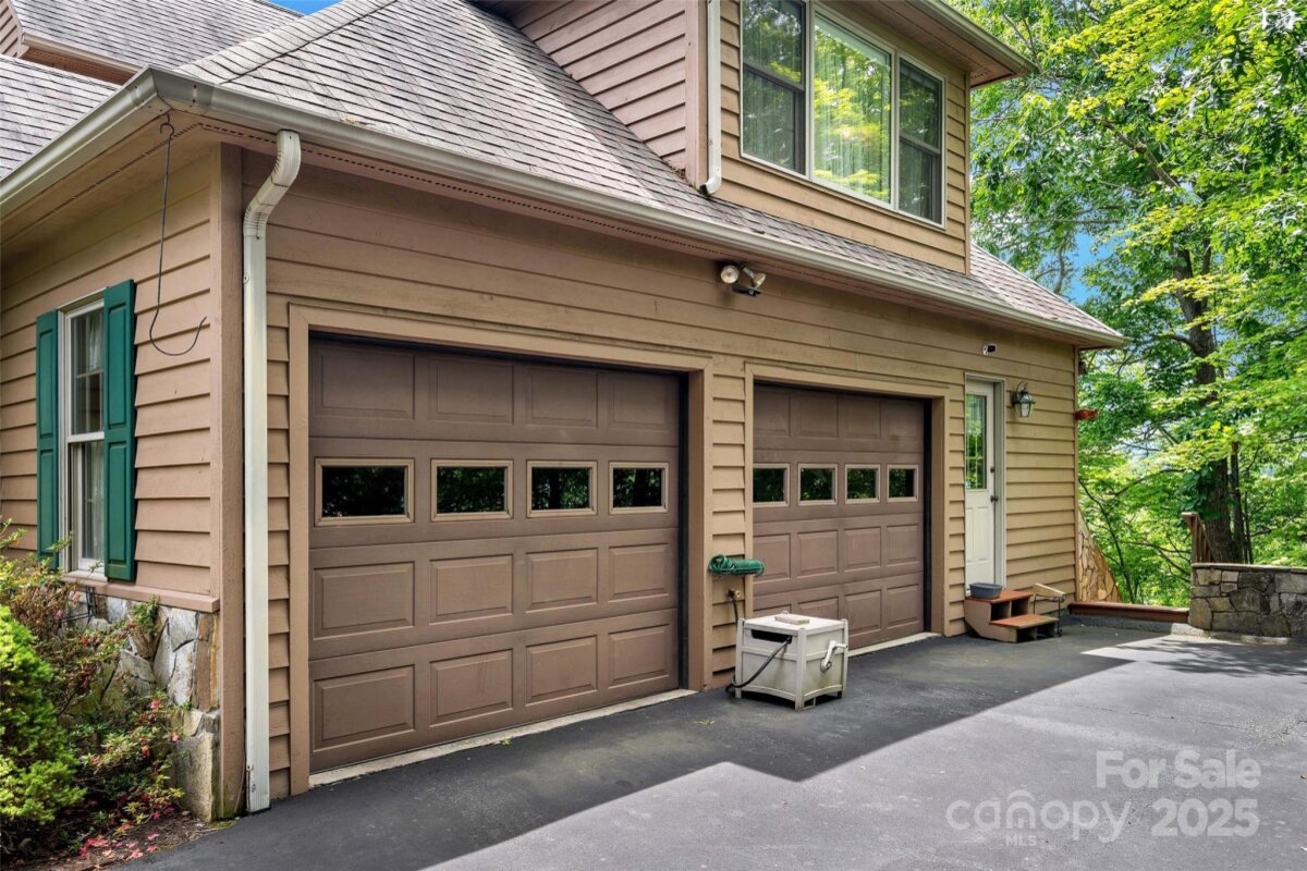 Black Mountain 8 4290483h