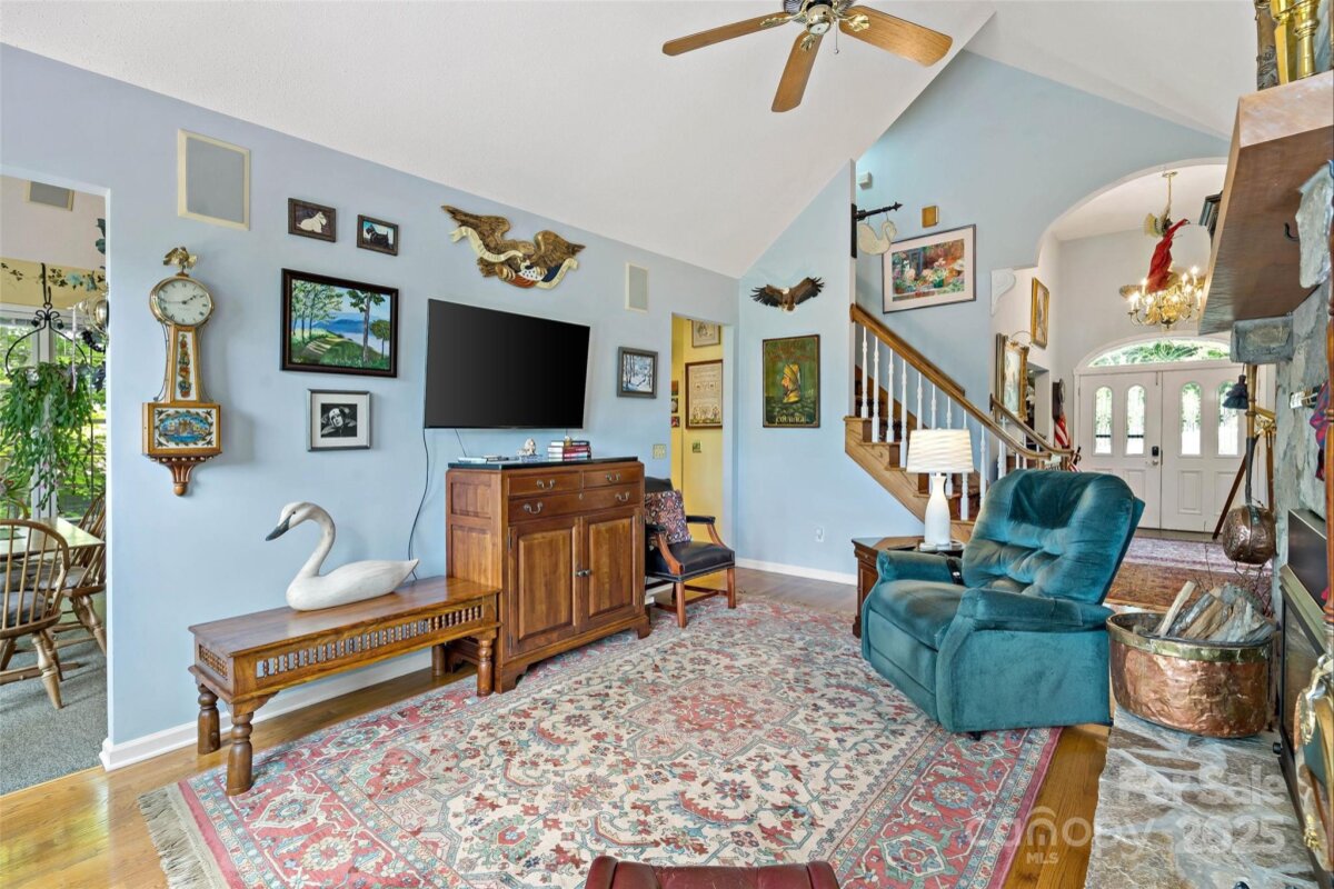 Black Mountain 15 4290483o