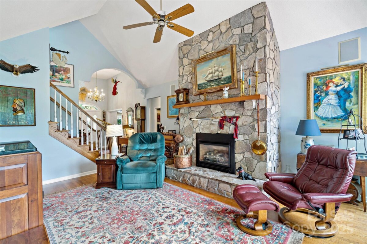 Black Mountain 16 4290483p