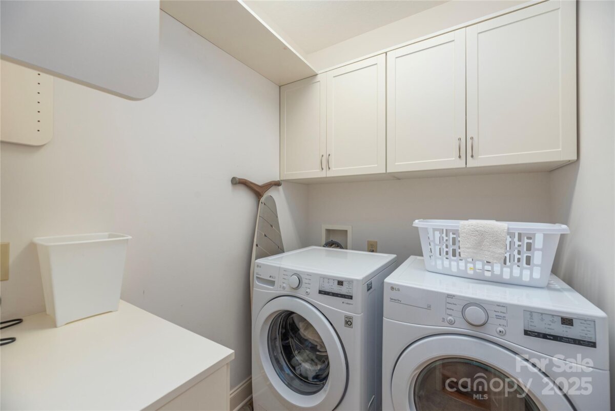 Black Mountain 16 4290952p