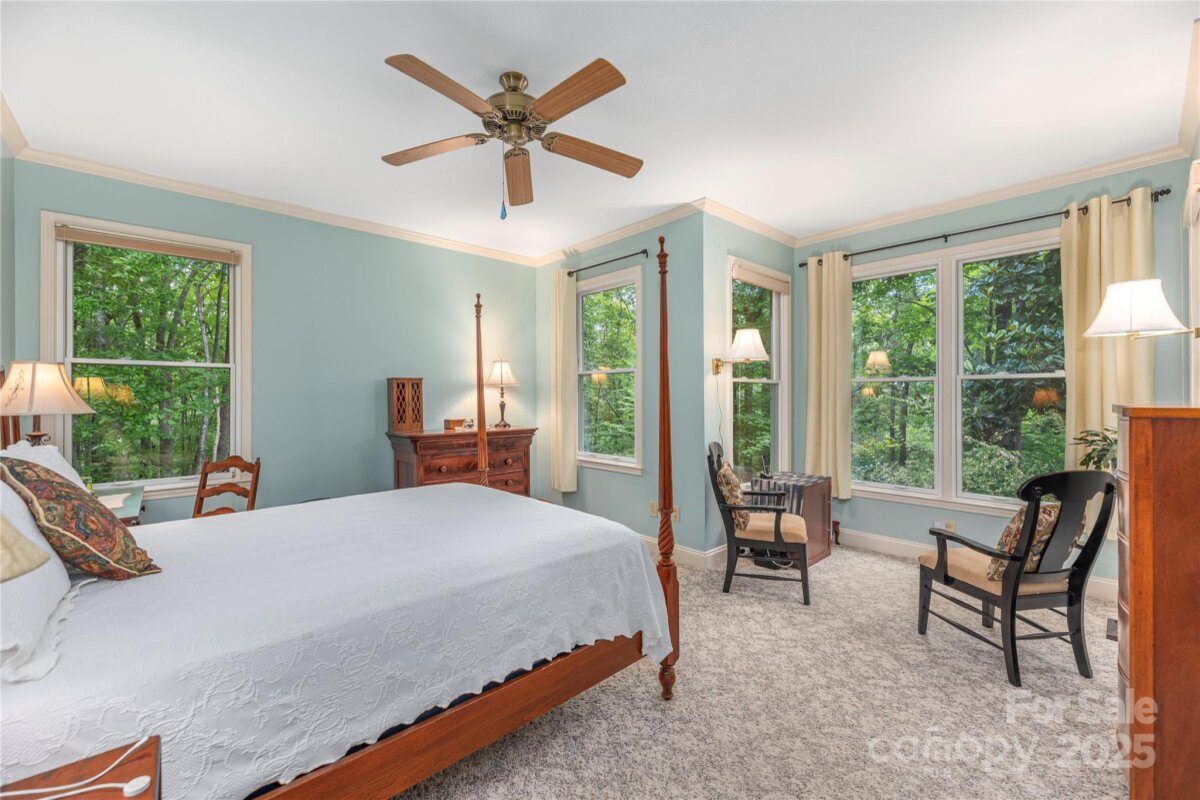 Black Mountain 17 4290952q