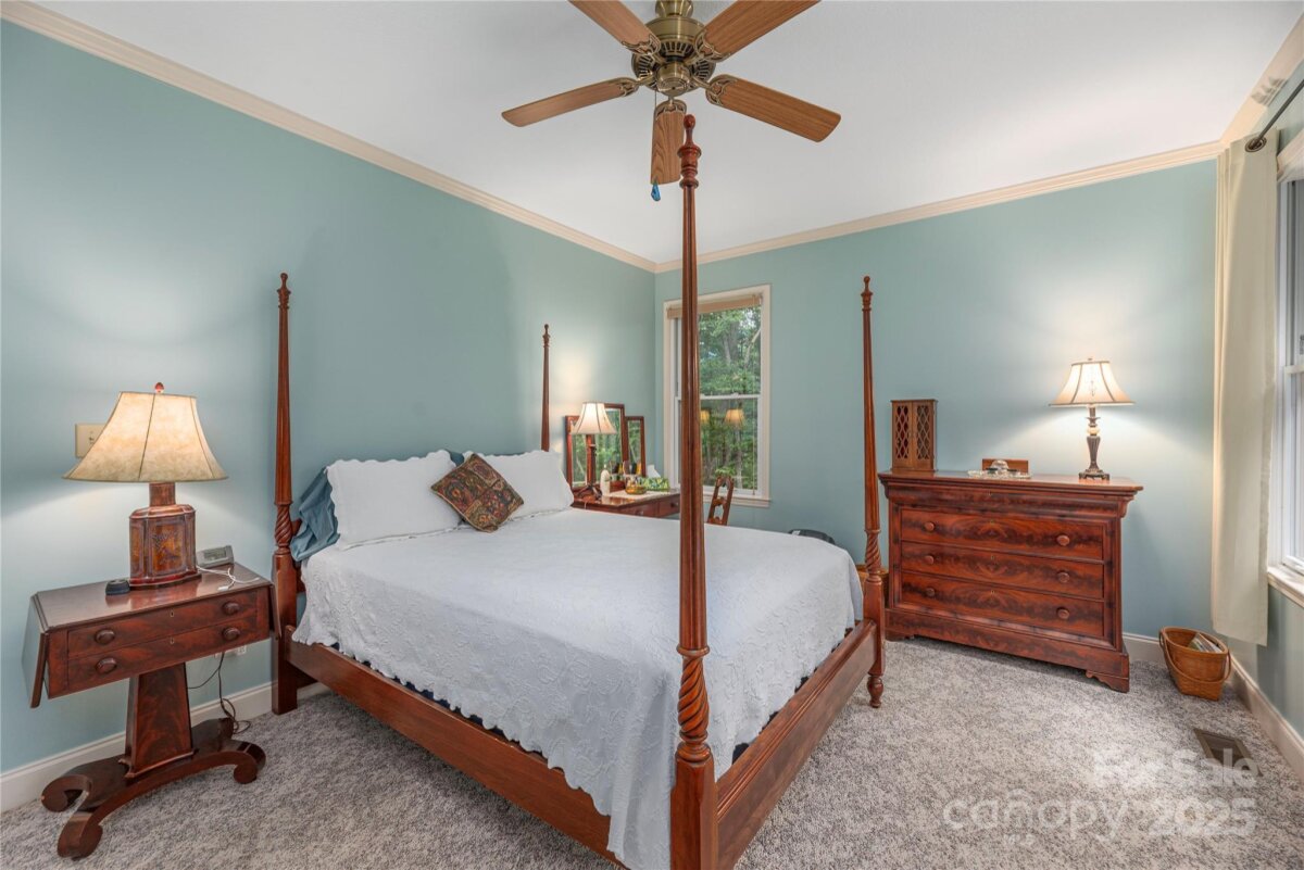 Black Mountain 18 4290952r