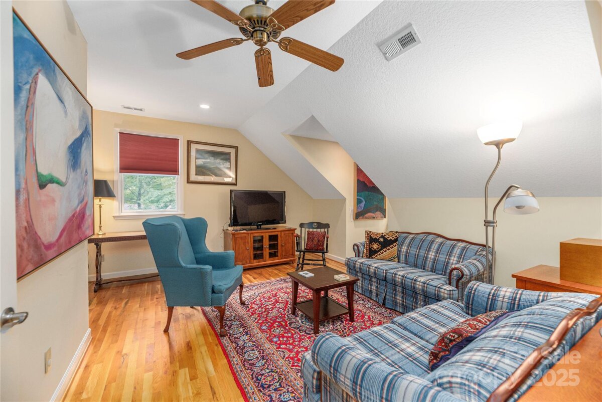 Black Mountain 23 4290952w