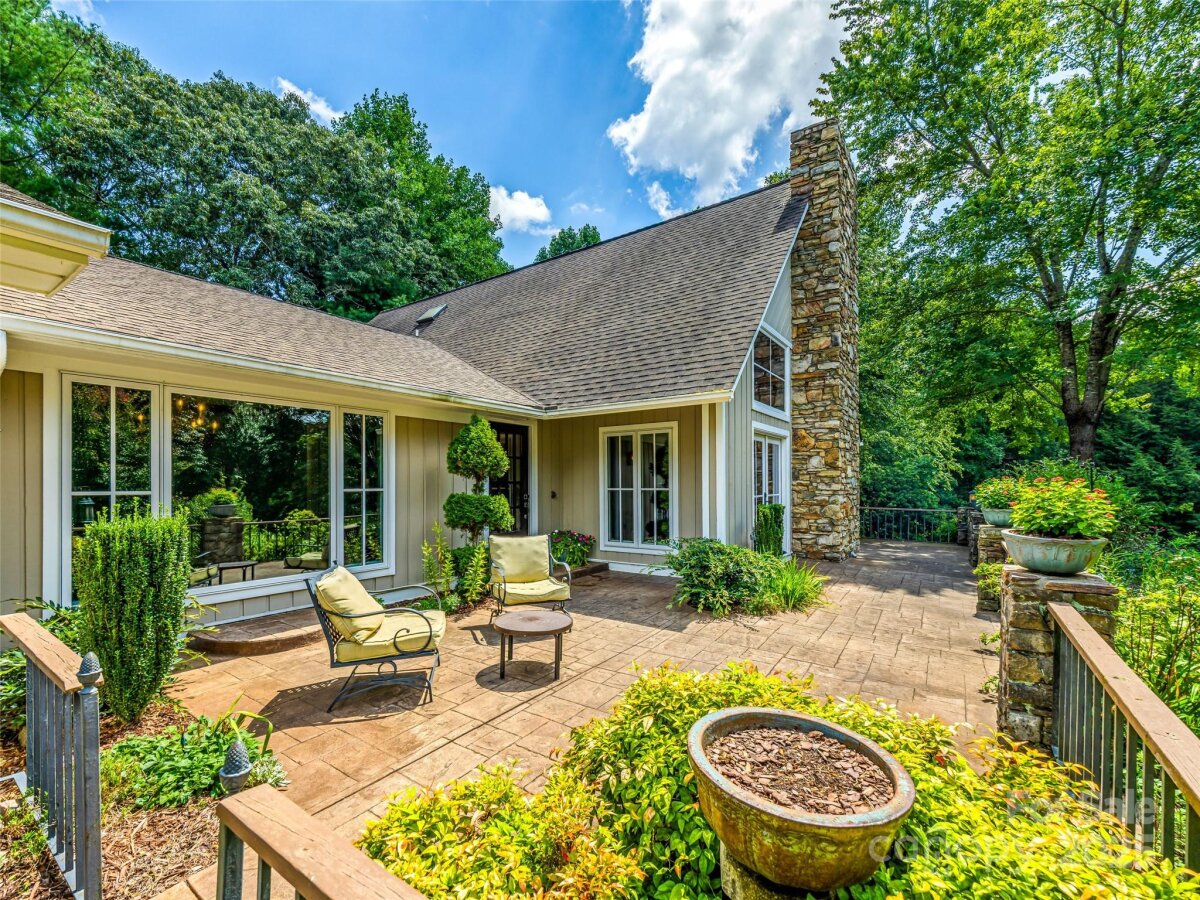 Hendersonville 6 4292557f