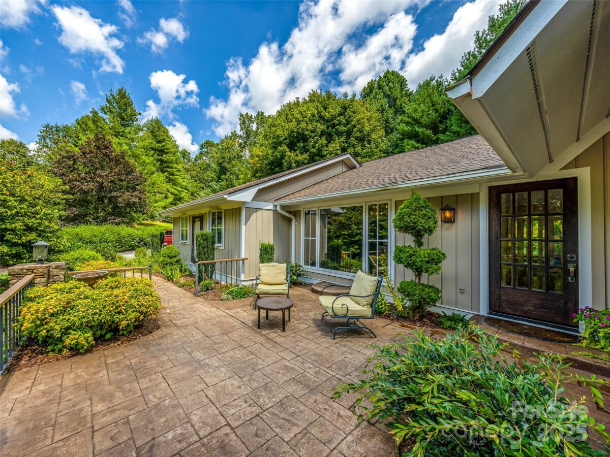 Hendersonville 8 4292557h