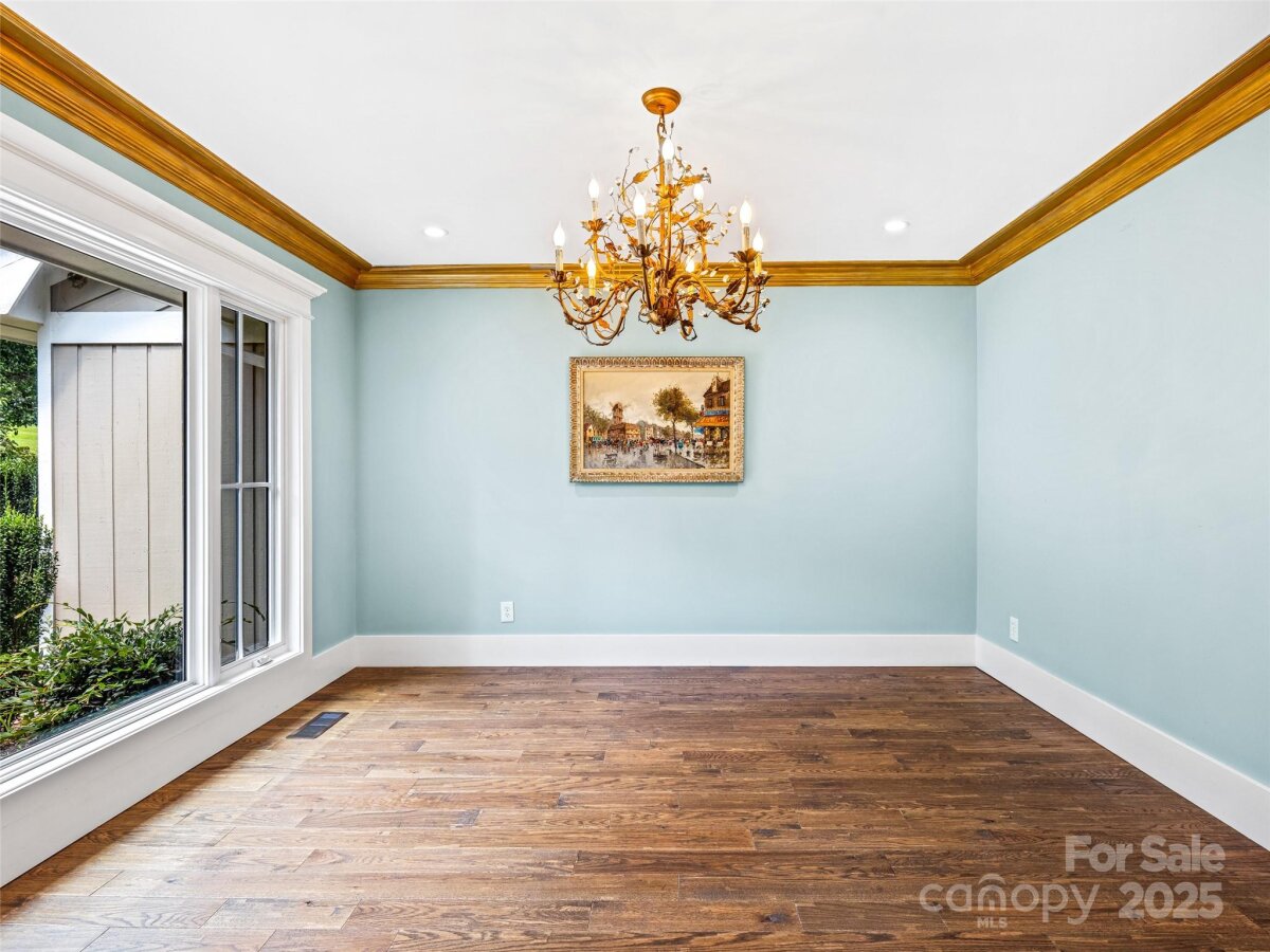 Hendersonville 14 4292557n